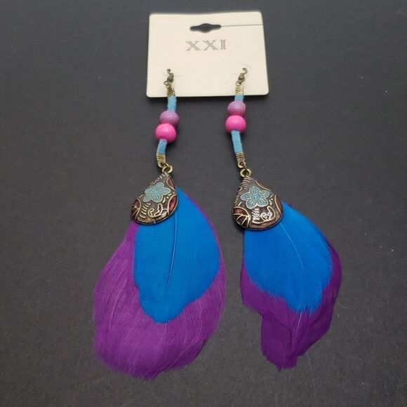 purple blue feather Earrings with wooden beaded Bohemian accessory - Picture 1 of 3